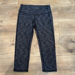 ATHLETA Energy Chaturanga Womens small Capri Leggings